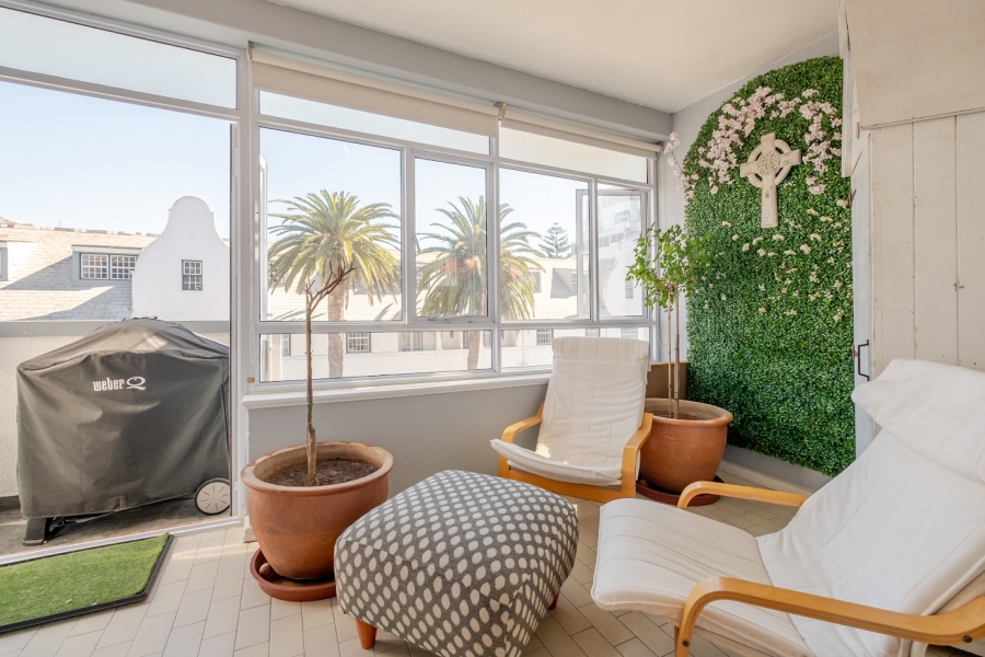 2 Bedroom Property for Sale in Sea Point Western Cape